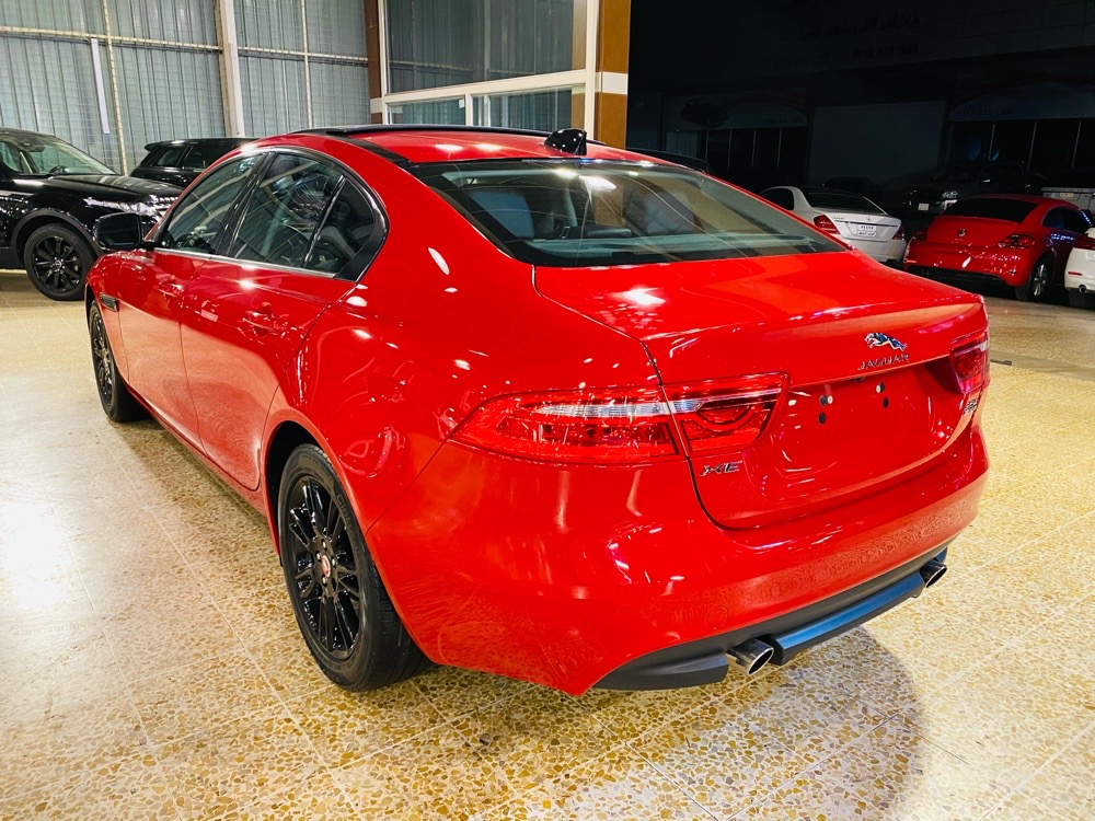 جاگوار XE